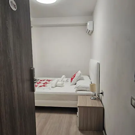 Πανσιόν Dianir 2 4*