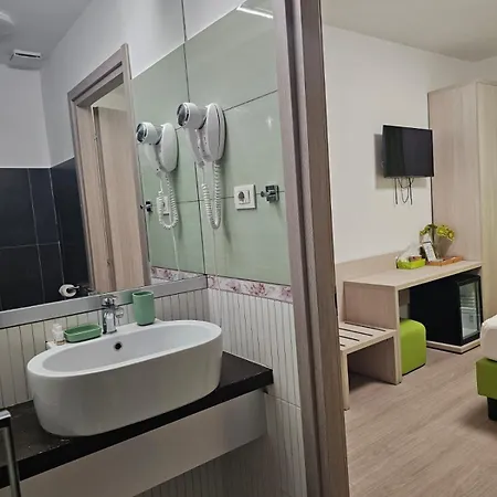 Guest house Dianir 2 4*